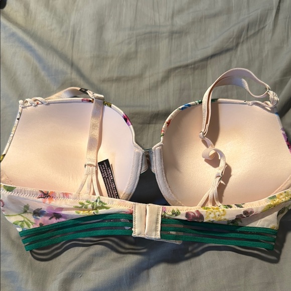Victoria’s Secret Push Up Floral Print Women's Bra - Picture 2 of 2